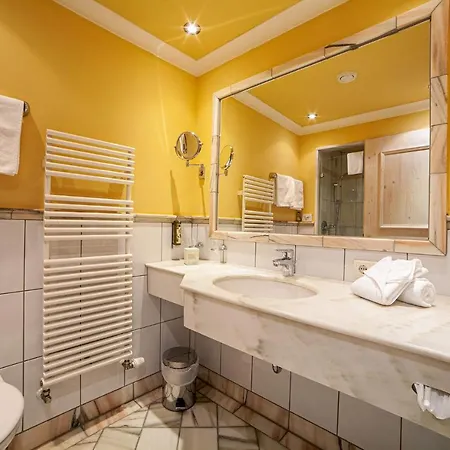 Sport- Und Vitalhotel Seppl 호텔 4*